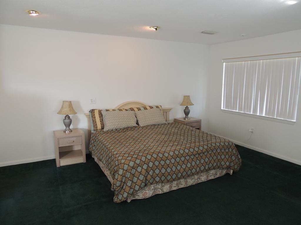Rodeway Inn & Suites Winter Haven Chain Of Lakes Kamer foto