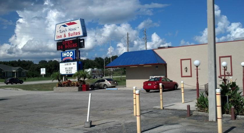 Rodeway Inn & Suites Winter Haven Chain Of Lakes Buitenkant foto