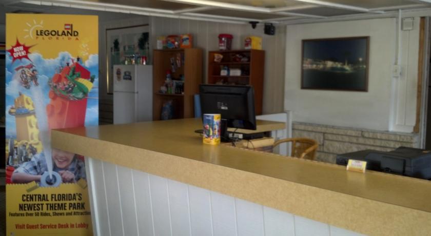 Rodeway Inn & Suites Winter Haven Chain Of Lakes Buitenkant foto