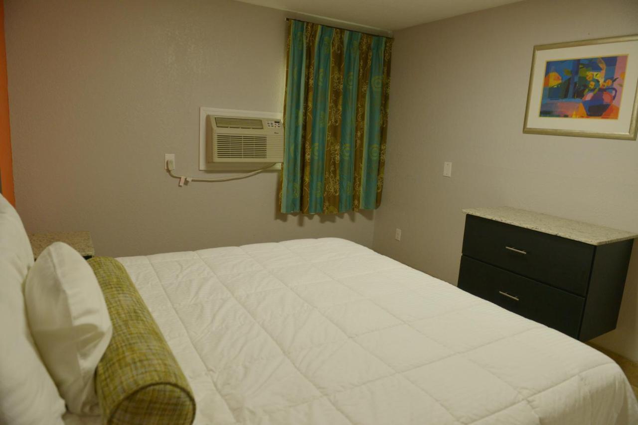 Rodeway Inn & Suites Winter Haven Chain Of Lakes Buitenkant foto