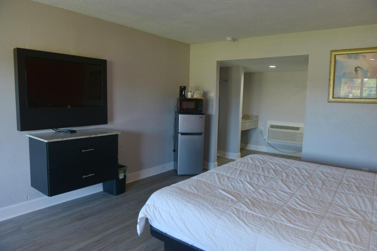 Rodeway Inn & Suites Winter Haven Chain Of Lakes Buitenkant foto