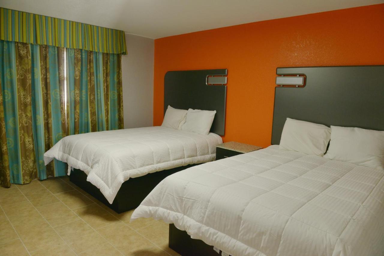 Rodeway Inn & Suites Winter Haven Chain Of Lakes Buitenkant foto