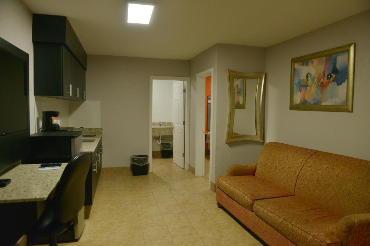 Rodeway Inn & Suites Winter Haven Chain Of Lakes Buitenkant foto