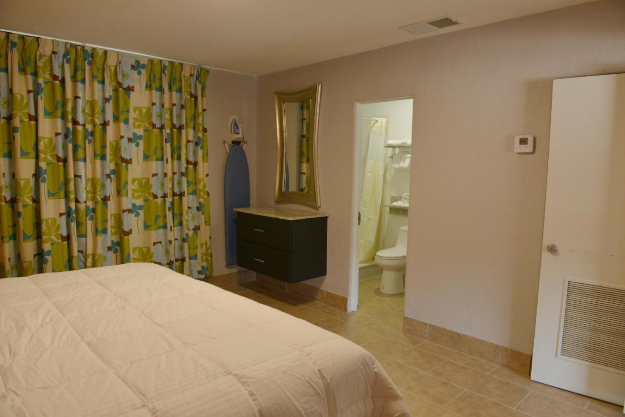 Rodeway Inn & Suites Winter Haven Chain Of Lakes Buitenkant foto